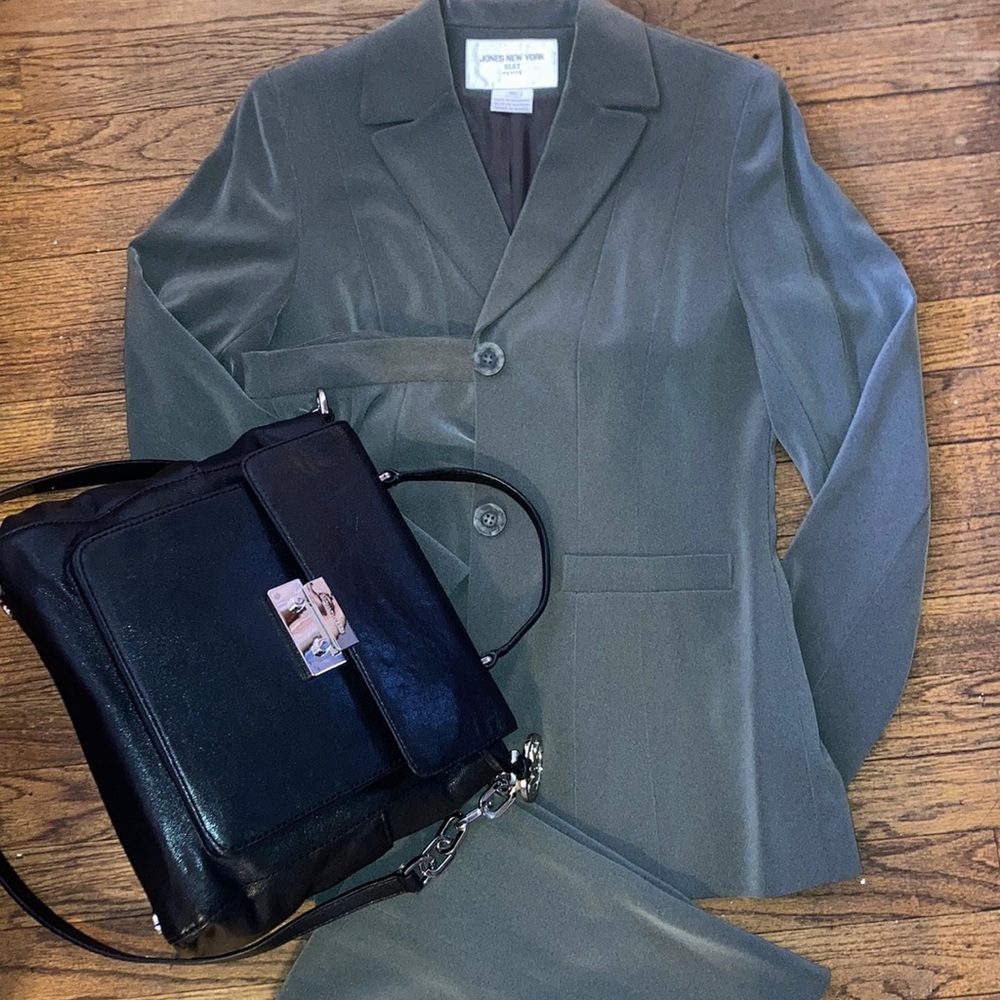 SOLD ❣️LIKE NEW ❣️Jones New York Suit.
